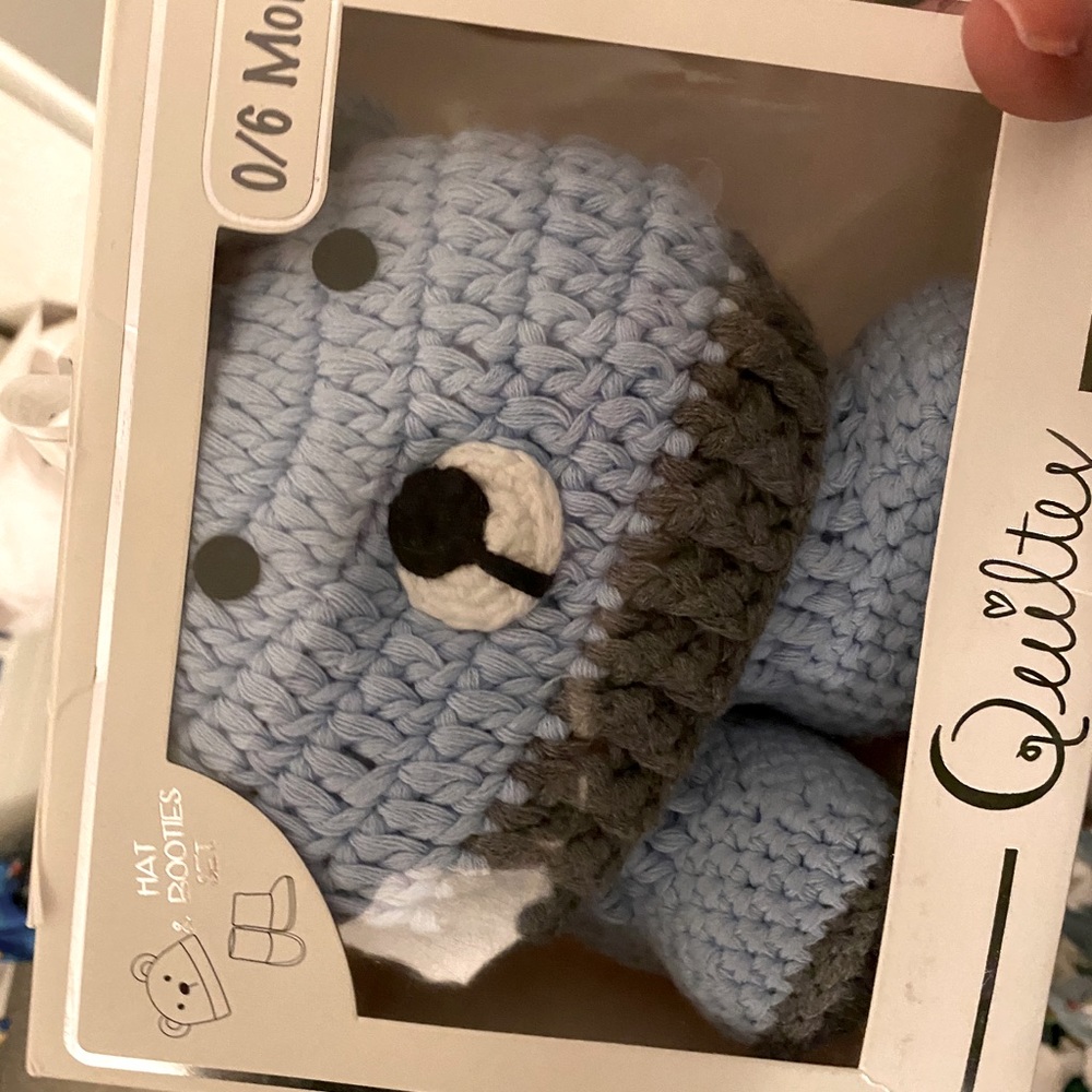 Baby beanie and slipper set